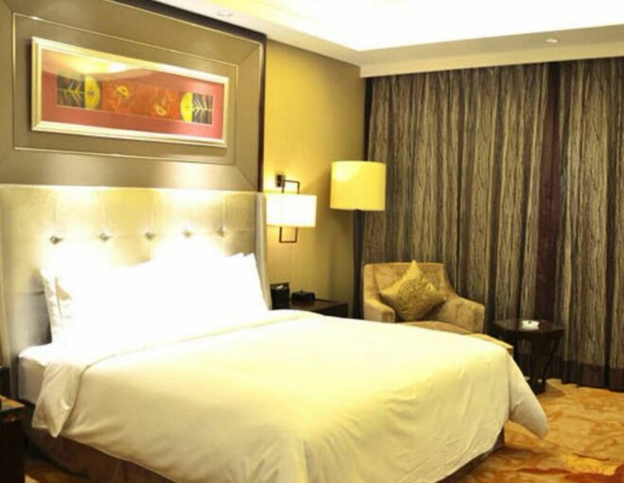 Xi'An Tanglong International Hotel Екстериор снимка